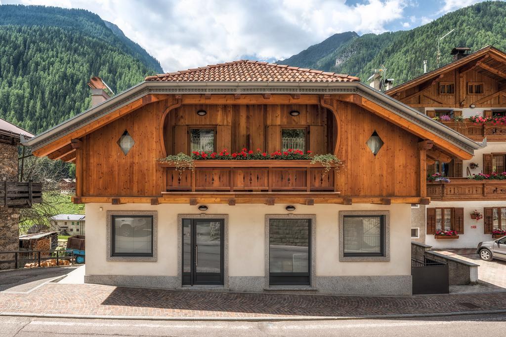 Apartmán Casa Elena Rabbi Exteriér fotografie