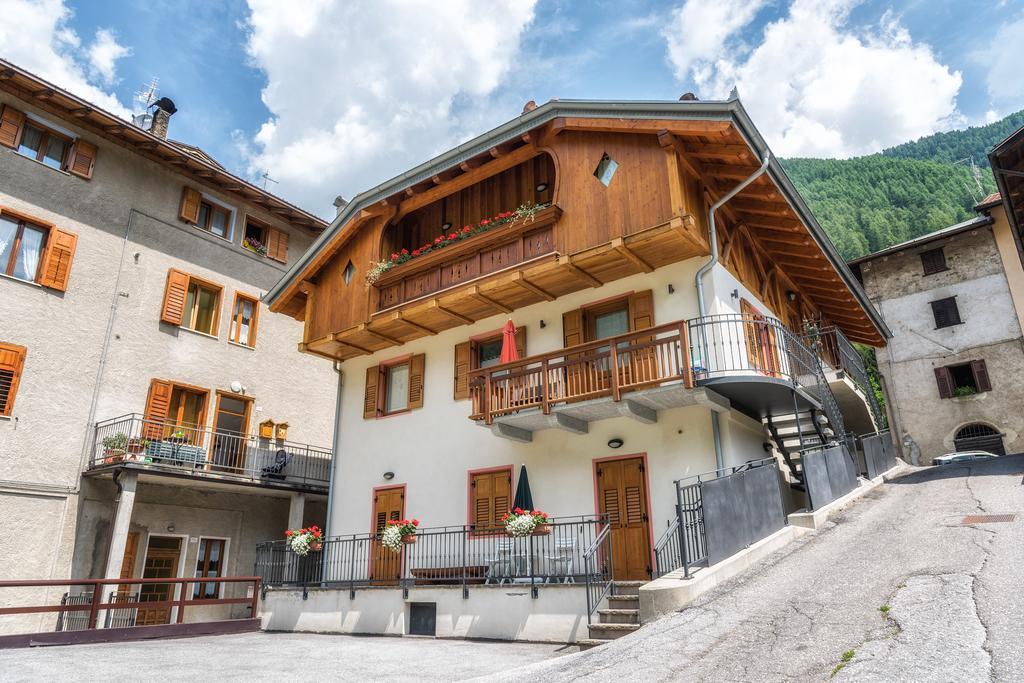 Apartmán Casa Elena Rabbi Exteriér fotografie